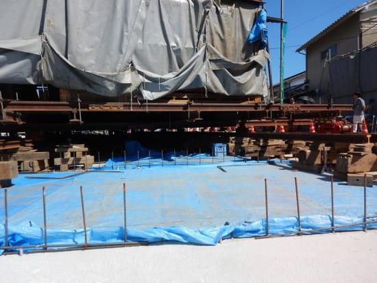 八木酒店曳家移動工事