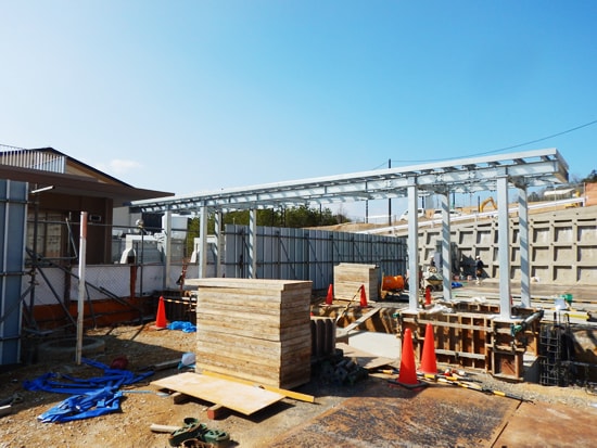 京北地域小中一貫教育校施設整備工事ただしプール棟ほか建築主体その他工事