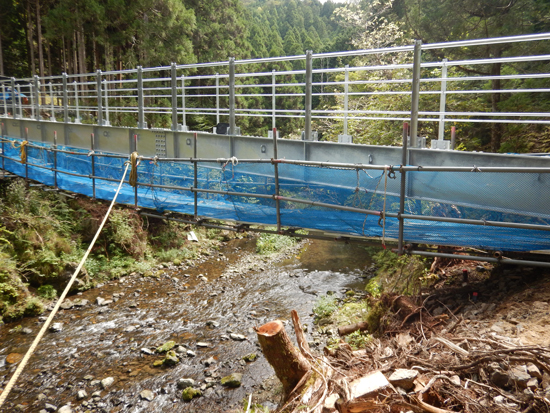 若狭幹線山側甲№125巡視路橋設置工事